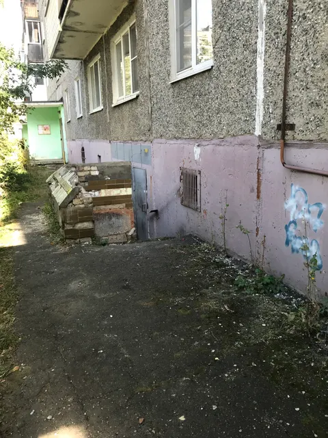 нежилые помещения, общей площадью 132,3 кв.м., кадастровый номер 76:19:010101:2633, расположенные по адресу: Ярославская область, г. Ростов, Микрорайон № 1, д.15