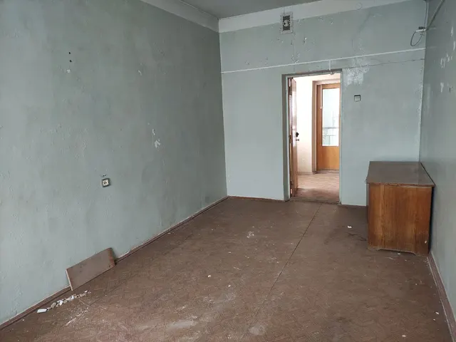 Нежилое помещение с кадастровым номером 37:08:050307:367, площадью 17,7 кв.м., расположенное по адресу: Ивановская область, р-н Комсомольский, г. Комсомольск, ул. Люлина, д. 16, пом. 69 (3 этаж, лит.А).