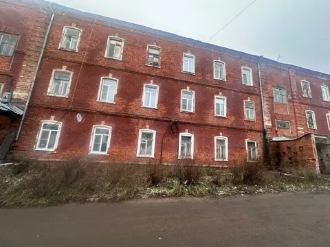 Нежилое помещение площадью 153,7 кв.м., с кадастровым номером 37:25:040603:382, расположенное по адресу: Ивановская область, г. Кинешма, ул. Веснина, д. 5, пом. 1002