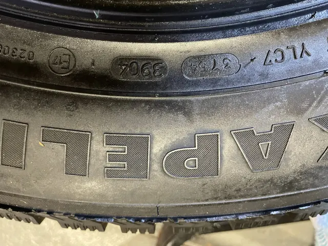 Автомобильная зимняя шина Nokian NOPW (Hakapeliitta sport utility) 255/60 R18