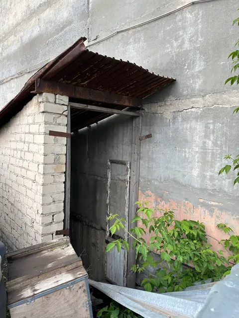 Нежилое помещение 2830,4 кв.м, расположенное по адресу: Курская область, г. Курск, ул. Магистральная, д. 17, комнаты № 1-9 подвала