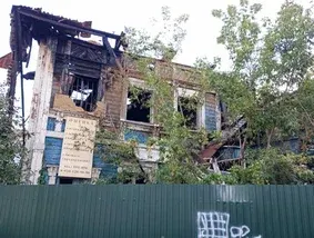 Изъятый на основании решения суда
объект культурного наследия местного (муниципального) значения «Больница городская детская, 1907-1908 гг.», расположенный по адресу: г. Ярославль, ул. Володарского, д.107а, с земельным участком с кадастровым номером 76:23:050311:6
