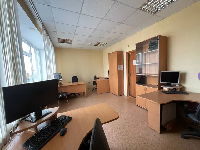 Офис № 417, право субъекта малого предпринимательства и физического лица, не являющегося индивидуальным предпринимателем и применяющего специальный налоговый режим «Налог на профессиональный доход» на заключение договора аренды нежилого помещения в Бизнес-инкубаторе Челябинской области.