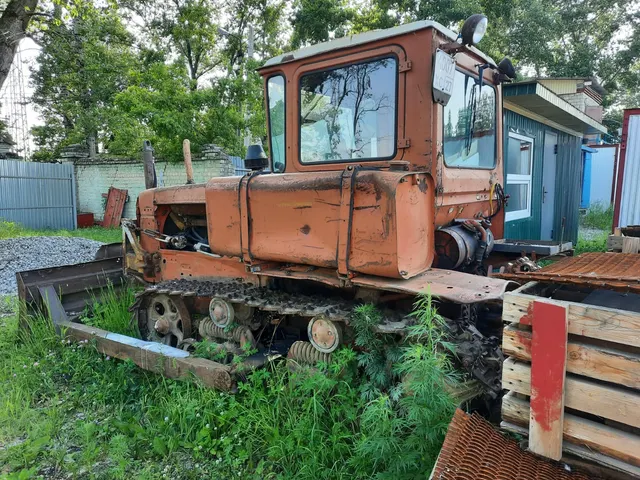 Трактор ДТ-75 (бульдозер ДЗ-42 на базе ДТ-75)