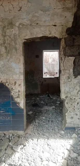 Нежилое здание, одноэтажное, общей площадью 145,5 кв. м, кадастровый номер 25:28:070101:1083, расположенное по адресу: Приморский край, г. Владивосток, остров Попова, ул. Подгорная, зд. 23Б, с земельным участком площадью 480,0 кв. м, кадастровый номер 25:28:070101:1189, расположенным по адресу: Приморский край, г. Владивосток, остров Попова, ул. Подгорная, земельный участок 23Б/1