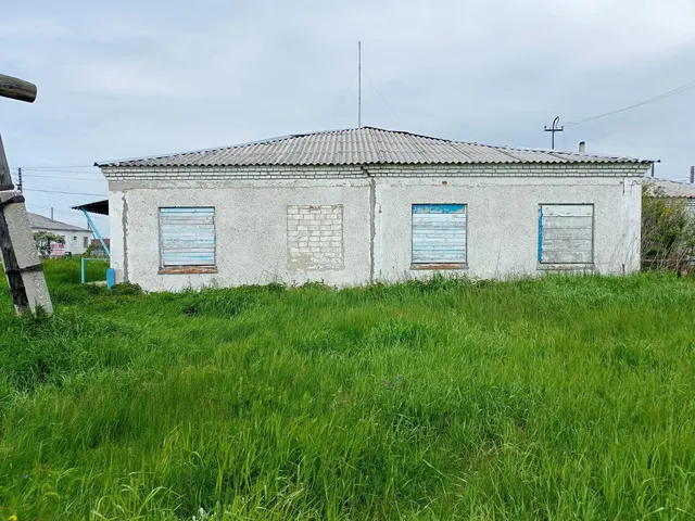 Помещения детского сада, расположенные в здании детского сада, кадастровый номер 45:24:030902:410, назначение: нежилое, площадь 220,2 кв. м, количество этажей: 1, в том числе подземных 0, адрес (местонахождение) объекта: Российская Федерация, Курганская область, Юргамышский район, с. Пески, ул. Центральная, д. 38;  -  Земельный участок, кадастровый номер 45:24:030902:176, площадь 795 кв. м