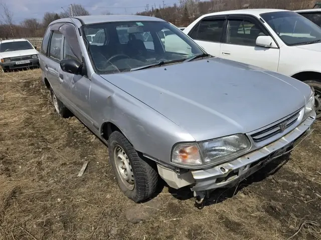 Автомобиль марки Nissan Wingroad,г/н К332УО27, 1996 г.в., № кузова WFNY10122865.