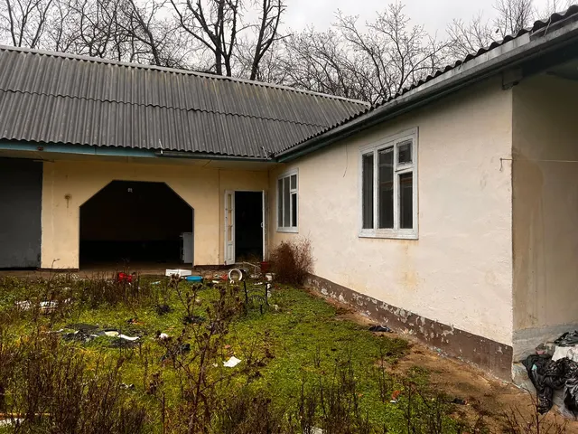 Жилой дом, площадь 86,79 кв. м., кадастровый номер: 05:15:000007:680, этажность 1, земельный участок, площадь 1500 кв. м., кадастровый номер: 05:15:000007:19, местоположение: Республика Дагестан, Новолакский район, с. Чапаево, ул. Седьмая, д. 9 (должник Мустапаева Т. А.)