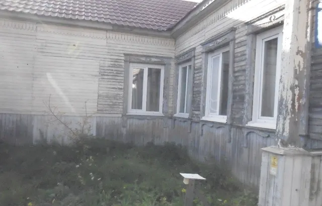 Земельный участок общей площадью 1412 кв.м, с кадастровым номером 70:16:0401003:971, с расположенным на нем объектом недвижимого имущества – нежилое здание общей площадью 312,8 кв.м., с кадастровым номером 70:16:0401002:2082, по адресу: Томская область, р-н. Шегарский, с.Мельниково, ул. Школьная, д. 9.
