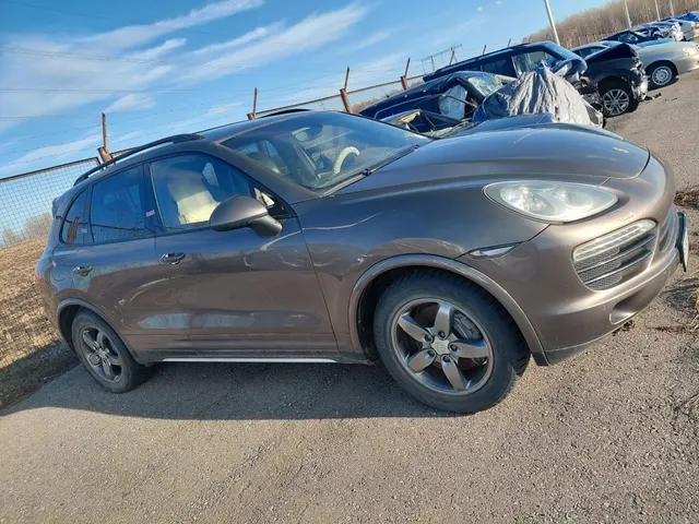 Автомобиль марки  Porsche Cayenne  (180)