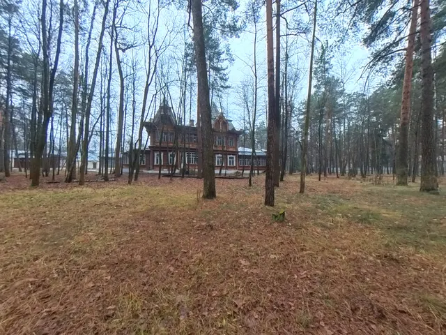 Продажа единым лотом имущества, находящегося в собственности города Москвы, 9 нежилых зданий по адресу: обл. Московская, р-н Раменский, с. Быково, ул. Школьная, д. 25, общей площадью 2938,5 кв.м; земельный участок по адресу: обл. Московская, р-н Раменский, с. Быково, ул. Школьная, д. 25, площадью 41047 кв. м, кадастровый номер 50:23:0080114:177; 58 единиц движимого имущества.