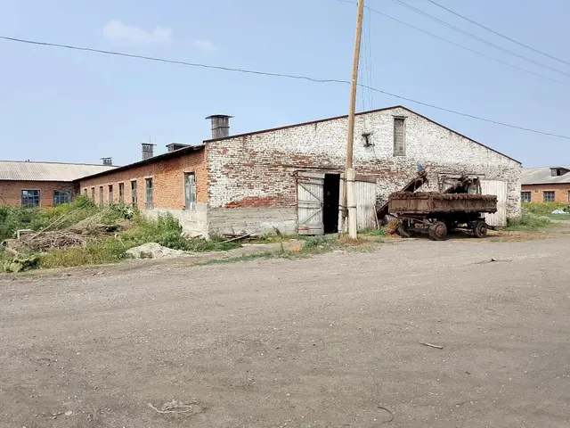 Продажа права на заключение договора аренды на нежилое здание