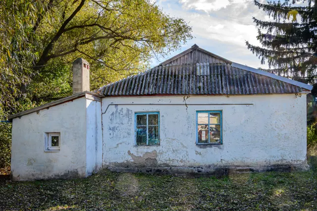 Земельный участок площадью 1042 кв.м. и здание фельдшерско-акушерского пункта, площадь 117 кв. м., расположенные по адресу: Липецкая область, Краснинский муниципальный округ, село Бредихино, дом 5