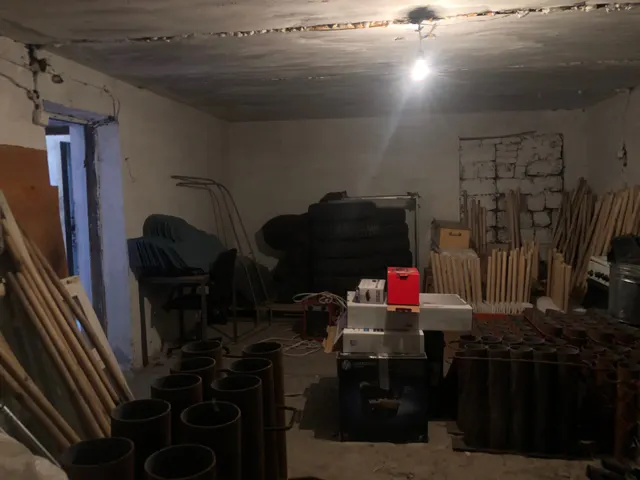 Часть здания: помещения пгт. Харп, ул. Дзержинского, д. 16 площадь 69,9 кв.м., этаж № 01
