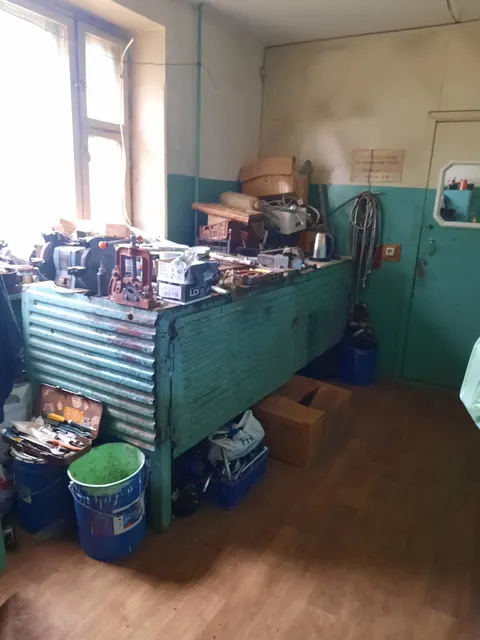 Нежилое помещение № 1, общей площадью 37,2 кв. м, расположенное на первом этаже жилого девятиэтажного кирпичного дома, находящееся по адресу: г. Чебоксары,  ул. Пролетарская, д. 1.