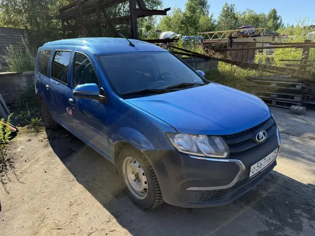 Транспортное средство Лада KS025L Лада Ларгус, 2021 года выпуска, цвет - синий, VIN XTAKS025LM1395711, государственный номер О567НК29. Состояние ТС: по всему корпусу ржавчина и сколы ЛКП, вмятина на переднем правом крыле, вмятины и царапины на левой двери багажника, трещины на заднем бампере, подкапотное пространство проверено. (на стоимость сложившуюся по итогам аукциона, будет начислен НДС 22%)