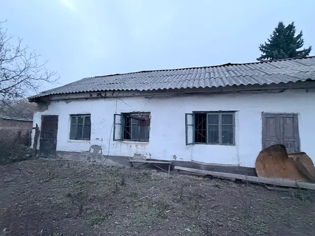 Нежилое здание (ремонтные мастерские)