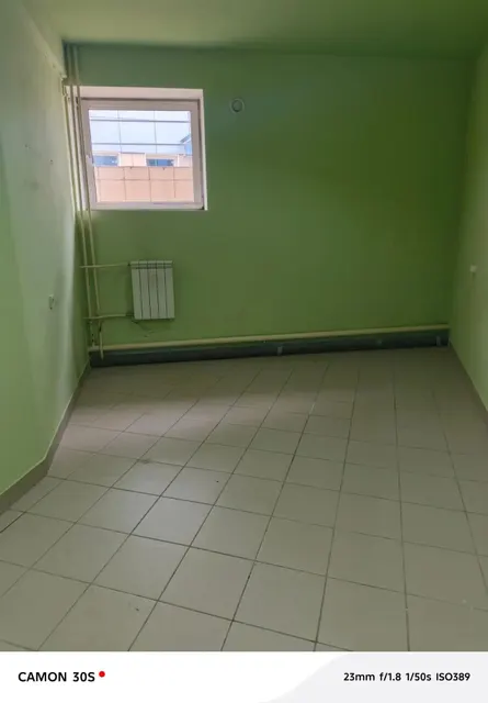 Нежилое помещение № 4, расположенное на  цокольном этаже  административного здания. Общая площадь сдаваемой части помещения: 14 м2 .