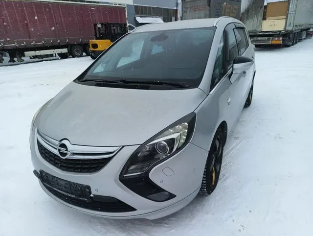 Транспортное средство Opel Zafira Tourer. Регистрационный номер DMR AO 1411, описание состояния товара содержится в АТО 10503050/241225/100047 Покупатель самостоятельно и за свой счет получает ЭПТС на ТС (имеет иностранные номера, на учете в РФ не зарегистрировано). (ключи отсутствуют, техническое состояние не проверялось, пробег не известен). Имущество продается в том виде, в каком оно есть, в случае продажи возврату/обмену не подлежит.