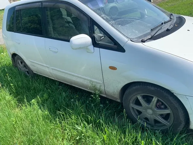 Легковой автомобиль универсал MAZDA Premacy, 2002г.в., г/н T705EO124, VIN отсутствует, номер кузова СР8W 310167, номер двигателя 781477, цвет белый. Начальная цена продажи 127 500 руб. Задаток 19150 руб.