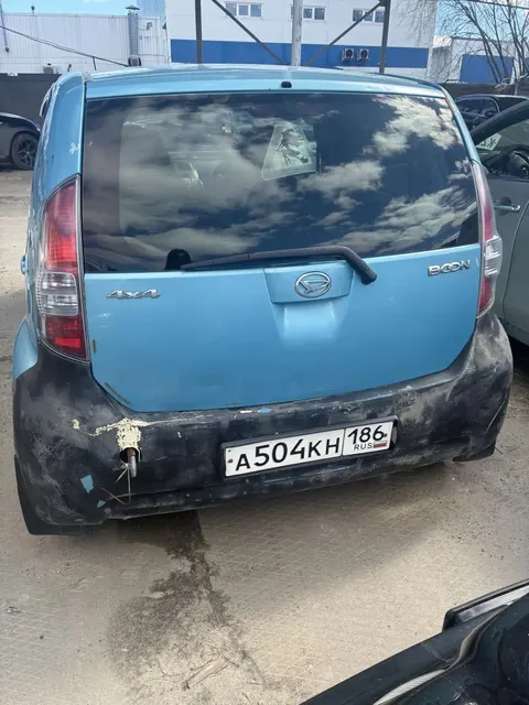 Автомобиль марки "DAIHATSU BOON" г.р.з. А504КН186, цвет голубой, номер двигателя 0240979, г.в. 2006. (ключи и документы отсутствуют, техническое состояние не проверялось, пробег не известен). Имущество продается в том виде, в каком оно есть, в случае продажи возврату/обмену не подлежит. За скрытые дефекты имущества Продавец ответственности не несет.