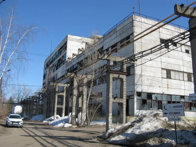 Здание, корпус 180 -осн техн пр-во поликарбонатов, площадью 8398,70 кв.м, кадастровый номер: 52:21:0000023:1334, назначение: нежилое, местоположение: Нижегородская область, г Дзержинск, ул Лермонтова, д 20, расположенное на земельном участке, площадью 3619 кв.м, кадастровый номер: 52:21:0000023:1859, местоположение: Российская Федерация, Нижегородская область, город Дзержинск, ул.Лермонтова, д.20 (литера 180А).