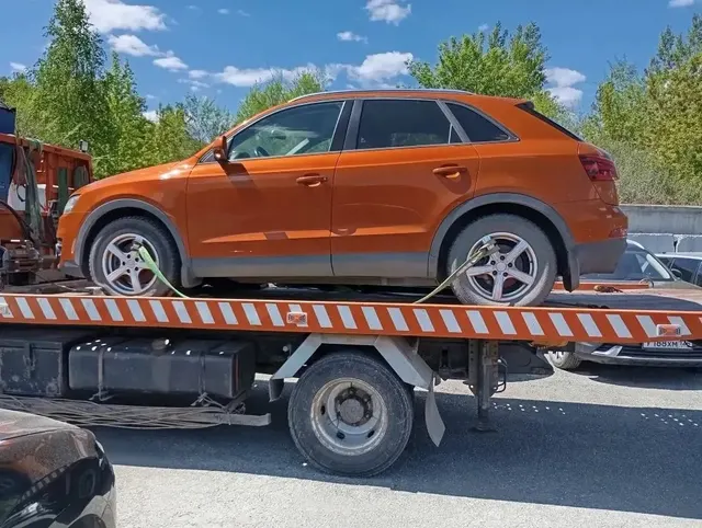 (повторные торги) Легковой автомобиль AUDI Q3, 2012 г.в., г/н Х277КА142, VIN WAUZZZ8U5DR016458, № кузова WAUZZZ8U5DR016458, цвет оранжевый. Идентификационные номера не сверялись, рабочее состояние не проверялось, автомобиль закрыт, ключи и документы отсутствуют. Должник Горяева Т.С. Обременения: Залог, запреты на рег. действия. Начальная цена продажи 1050600,00 руб. Задаток 158000,00 руб. (пор. 1952)