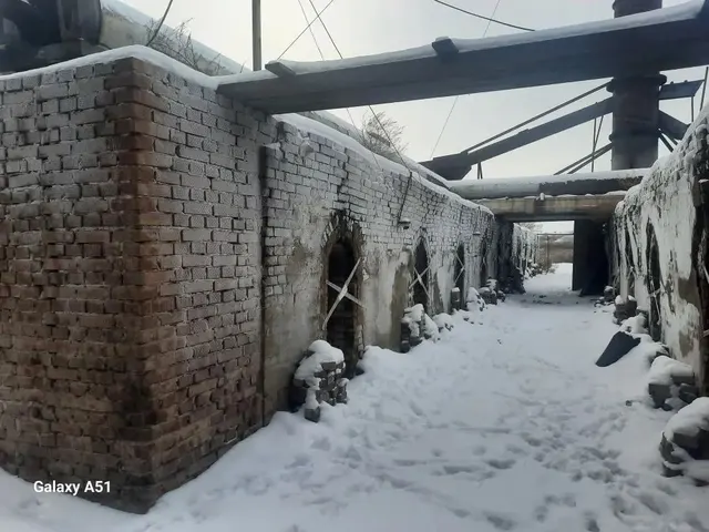 Нежилые: склад, пл. 151 кв.м, №24:51:0101003:6024, цех, пл. 448 кв.м, №24:51:0101003:6020, земельный участок, пл. 6980+/-12 кв.м, №24:51:0101003:808, местоположение установлено относительно ориентира, расположенного в границах участка, расположенные по  адресу: Красноярский край, г. Канск, Северо-Западный промрайон, №17 «В». Начальная цена продажи 10 859 600 руб. Задаток 1628960 руб.