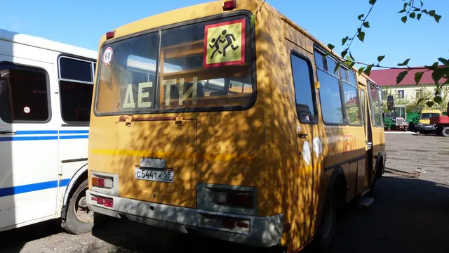 Транспортное средство: ПАЗ 32053-70; тип ТС: автобус для перевозки детей; идентификационный номер: Х1M3205BЕD0000983;  паспорт транспортного средства:  52 НС 029606 от 27.05.2013; шасси (рама) №: отсутствует; кузов №: Х1M3205BЕD0000983;  цвет кузова: желтый; регистрационный знак: С 544 ТК 55
