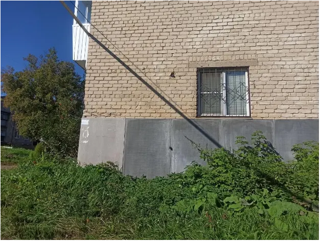 Нежилое помещение № 4 площадью 96,9 кв.м., с кадастровым номером 74:32:0402015:99, по адресу: Челябинская область, г.о. Кыштымский, г. Кыштым, ул. Металлистов, д.8, помещ. 4