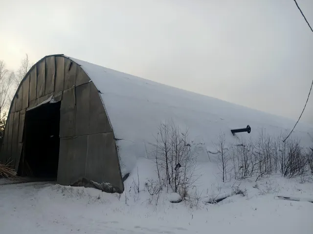 Арочный склад №1, общей площадью 450,7 кв.м., кадастровый №86:01:1001001:3028; Арочный склад №2, общей площадью 607,3 кв.м., №86:01:1001001:3030; сторожевая будка, общей площадью 10,1 кв.м., №86:01:1001001:3035; гараж (4 бокса) площадью 325,0 кв.м, №86:01:1001001:3029; расположенные по адресу: 628235, Ханты-Мансийский автономный округ - Югра р-н Кондинский, п. Половинка, ул. Советская, 2
