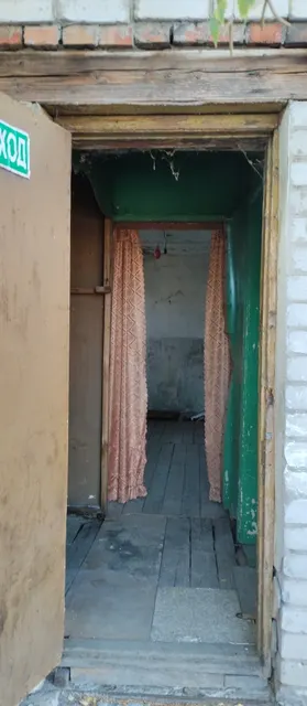 Нежилое помещение с земельным участком