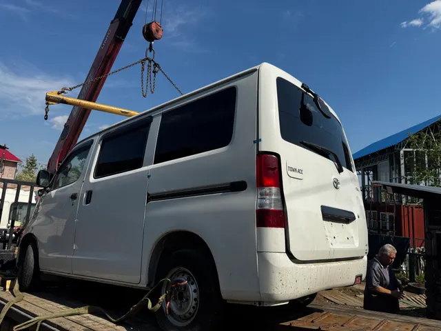 Автомобиль марки Toyota Town Ace,г /н М070ТС27, г.в. 2016, № кузова S412M0019584,цвет белый. После ДТП, не на ходу.