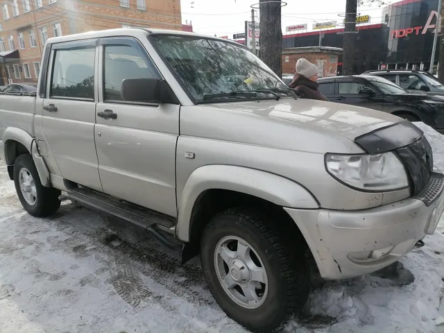 Грузовой бортовой автомобиль УАЗ 23632 UAZ PICKUP, 2010г.в., г/н У891УT24, VIN ХТТ236320А0003506, номер кузова ХТТ236320А0003506, номер шасси 23630А0550090, номер двигателя 409040, А3001171, цвет сереб желт металлик. Начальная цена продажи 447 950 руб. Задаток 67200 руб.