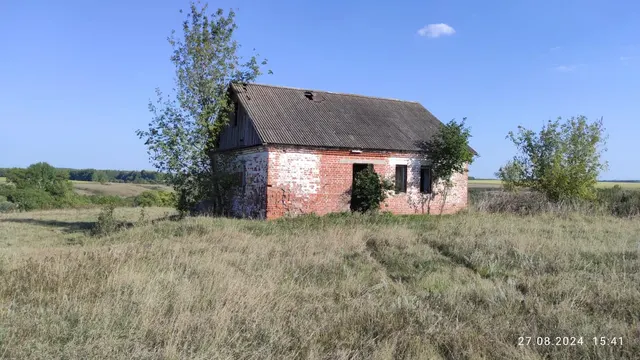 земельный участок площадью 100 кв.м. с кадастровым номером 68:15:0901005:188 (РНФИ П11680008478) с расположенным на нем объектом недвижимого имущества – баня с кадастровым номером 68:15:0901005:48 (РНФИ П12680002416), по адресу: Тамбовская область, муниципальный округ Рассказовский, село Осиновка, улица Осиновка