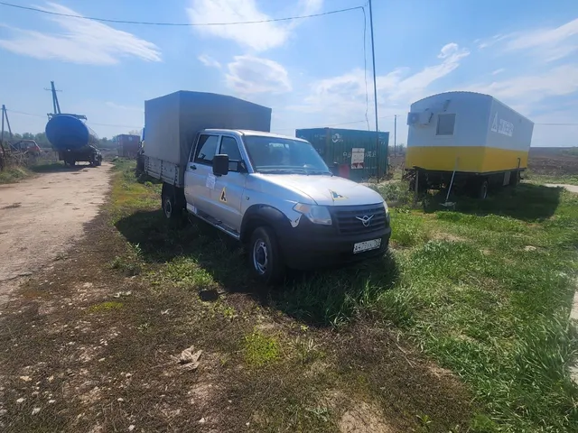 Грузовой бортовой УАЗ 236324 UAZ PROFI, 2019 г/в, г/н: А479УК763, цвет: серебристый металлик, VIN: XTT236324K1016040