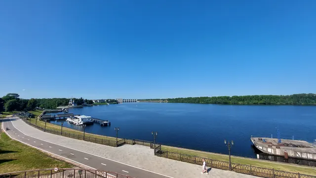 Имущество, находящееся в собственности Ярославской области, расположенное по адресу: Ярославская область, Угличский район, г. Углич, ул. Островского, д. 7, с земельным участком