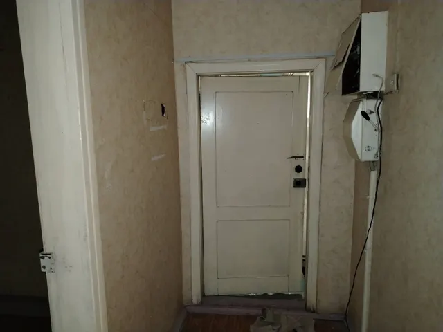 нежилое помещение общей площадью 14,7 кв.м, кадастровый номер: 42:24:0101033:1843, расположенное по адресу: г. Кемерово,просп. Кузнецкий, 135б, помещение 106 .