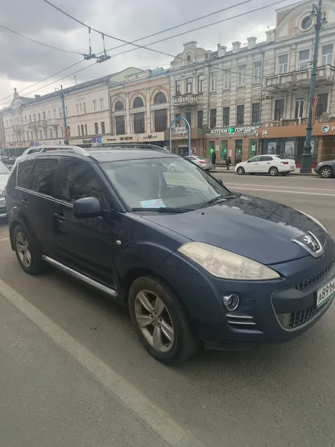PEUGEOT 4007