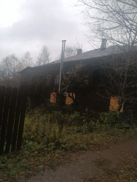 нежилое здание, общей площадью 220,0 кв.м., кадастровый номер: 76:21:020225:33, назначение - нежилое, количество этажей - 2, в том числе подземных 0, с земельным участком, общей площадью 808 кв.м., кадастровый номер 76:21:020225:11, категория земель - земли населённых пунктов, виды разрешённого использования - историко-культурная деятельность, расположенных по адресу: Ярославская область, г. Тутаев, ул. Ленина, д.51