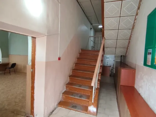 Нежилое здание общей площадью 388,3 кв.м, кадастровый номер: 25:32:010401:2010, 2-х этажное,  адрес: Приморский край, г. Спасск-Дальний,  ул. Ленинская, д. 16  с земельным участком площадью 406 кв.м,  с кадастровым номером 25:32:010401:2276, местоположение установлено относительно ориентира, расположенного в границах участка. Ориентир – здание. Почтовый адрес ориентира: Приморский край, г. Спасск-Дальний,  ул. Ленинская, д. 16