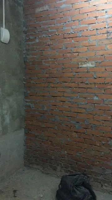 Нежилое помещение с кадастровым номером 23:41:1015001:1054 площадью 13,7 кв.м, расположенное по адресу: Краснодарский край, г. Горячий Ключ, ул. Ярославского, д. 100-Б, пом. 33