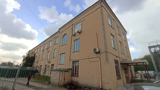 Комплекс им-ва, Адрес: Российская Федерация, город Москва, вн.тер.г. муниципальный округ Красносельский, улица Краснопрудная, земельный участок 3/5/1 (дом 3Б): 1. ЗУ Пл.: 621 +/- 9 кв.м. КН 77:01:0003036:4449 Категория земель: ЗНП ВРИ: 3.2.3 - Оказание услуг связи; 2. Здание Ярославского ПЖДП Пл. 1259.3 кв.м. КН 77:01:0003036:1085
