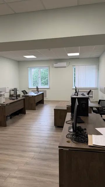 Часть нежилого помещения с кадастровым номером: 15:09:0030802:1810, общей площадью 1648,1 кв. м., а именно кабинет № 312 площадью 48,2 кв. м., расположенный на третьем этаже здания, находящегося по адресу: Республика Северная Осетия - Алания, г. Владикавказ, проспект Доватора, д 12.