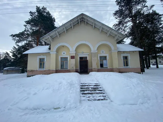 Продажа федерального имущества, расположенного по адресу:Орловская область, р-н Хотынецкий,п. Жудерский, ул. Школьная, д. 9, пом. 1: нежилое помещение с кадастровым номером 57:03:0270101:362, общей площадью 268.9 кв.м, РНФИ П13710003951,