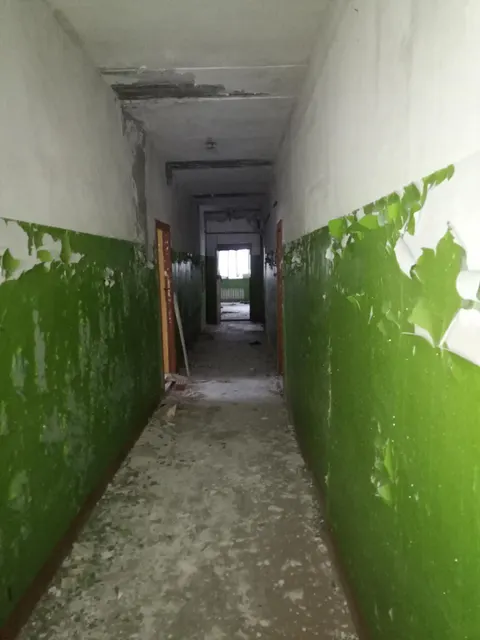 Здание штаба, назначение: нежилое, площадью 1123,3 кв. м, этажность 3, в т. ч. подземных 0, кадастровый номер 11:12:0201001:2341, местоположение: Республика Коми, г. Печора, п. Березовка с земельным участком