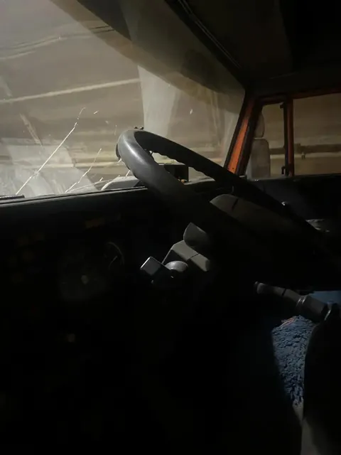 Седельный тягач, Камаз 6460, 2012 г.в., без прицепа, гос.номер К604МА14, цвет оранжевый. Не на ходу. Местонахождение: РС(Я). Собственник ООО ПРОИЗВОДСТВЕННОЕ ПРЕДПРИЯТИЕ « МАКСИМ».