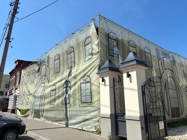 Продажа признанного непригодным для проживания жилого помещения по адресу: Ивановская область, г. Шуя, пл. Революции, д.8, кв.2, расположенного в многоквартирном доме, признанном аварийным и подлежащим сносу