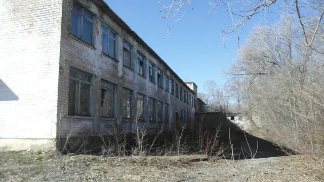 - Здание, с кадастровым номером 63:30:0703003:79, назначение: Нежилое, площадь 1734,7 кв.м., по адресу: Самарская область, Приволжский район, с. Давыдовка, ул. Молодежная, д. 13; - Земельный участок, с кадастровым номером 63:30:0703003:394, категорией земель: Земли населенных пунктов, видом разрешенного использования: Благоустройство территории, площадью 4800 кв.м., по адресу: Самарская область, Приволжский район, с. Давыдовка, ул. Молодежная.