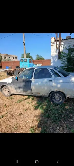 Транспортное средство ВАЗ -21104 с рег.знаками Е884РА08 2006года выпуска (ключи в наличии, документы отсутствуют). VIN: ХТА21104060970240 Цвет: белый Характеристики и дефекты: Имеются сколы краски и потертости, коррозия по всей поверхности кузова
